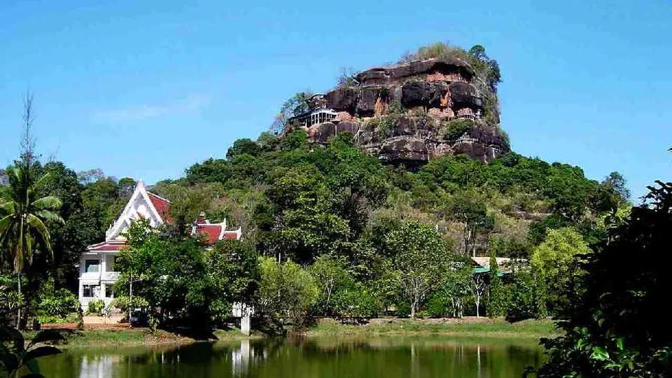 ภูทอก วัดเจติยาคีรีวิหาร จังหวัดบึงกาฬ