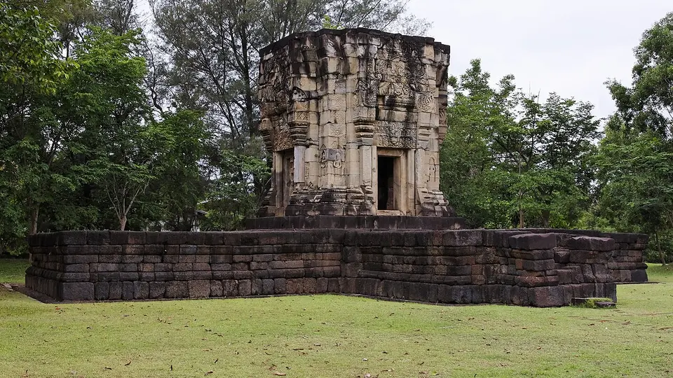 ปราสาทบ้านพลวง จังหวัดสุรินทร์