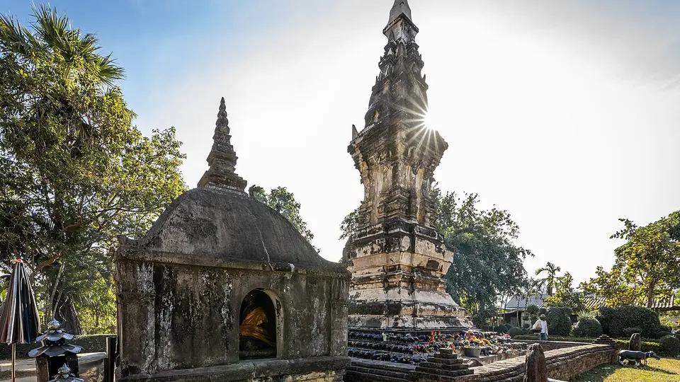 พระธาตุก่องข้าวน้อย จังหวัดยโสธร