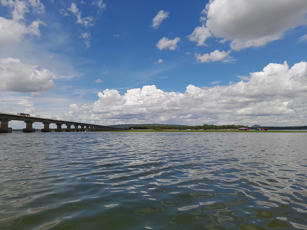 เขื่อนลำปาว จังหวัดกาฬสินธุ์ — ภาพถ่ายสถานที่จริง