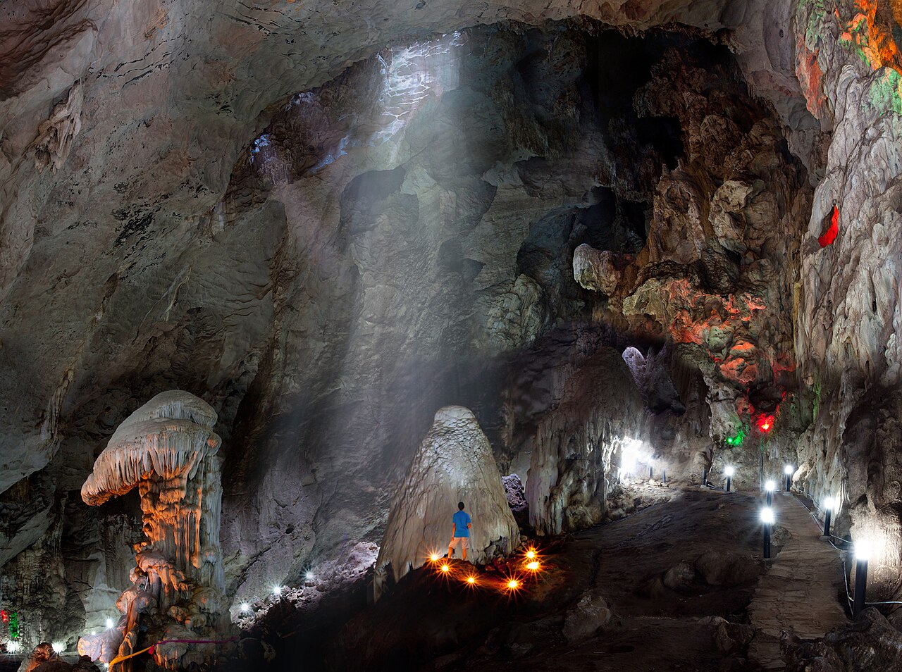ถ้ำเอราวัณ จังหวัดหนองบัวลำภู — ภาพถ่ายสถานที่จริง
