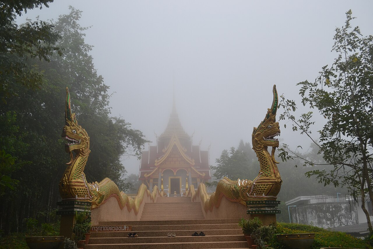 วัดผาตากเสื้อ จังหวัดหนองคาย — ภาพถ่ายสถานที่จริง
