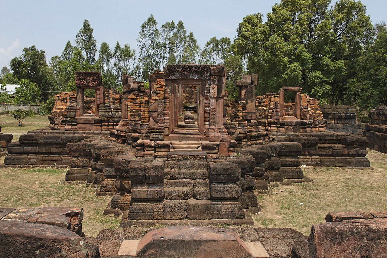 กู่กาสิงห์ จังหวัดร้อยเอ็ด — ภาพถ่ายสถานที่จริง